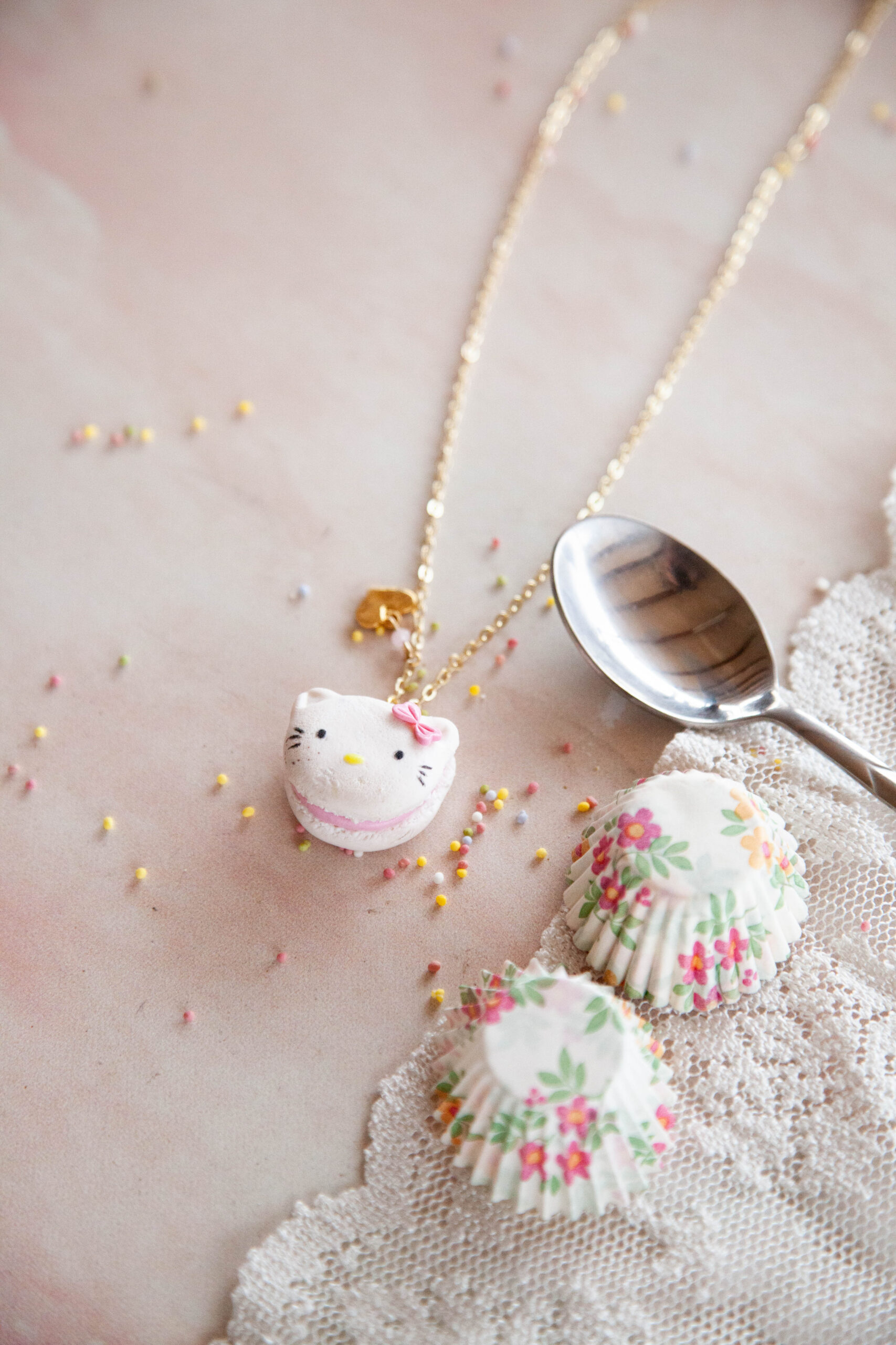 Κολιέ “Hello Kitty Macaron” (inspired)